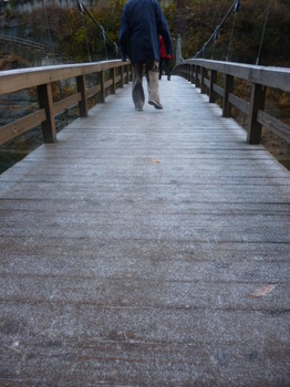 凍っている橋.JPG