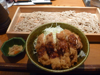 鶏かつソース丼セット6.JPG