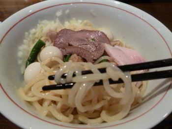 麺リフト1.JPG